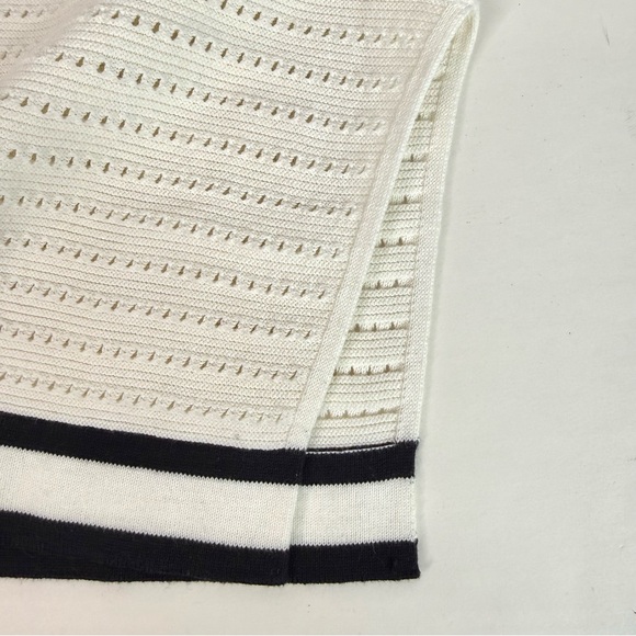 FRENCH CONNECTION Women Small Textured White Knit V-Neck Sweater Generous Sizing - Picture 15 of 16